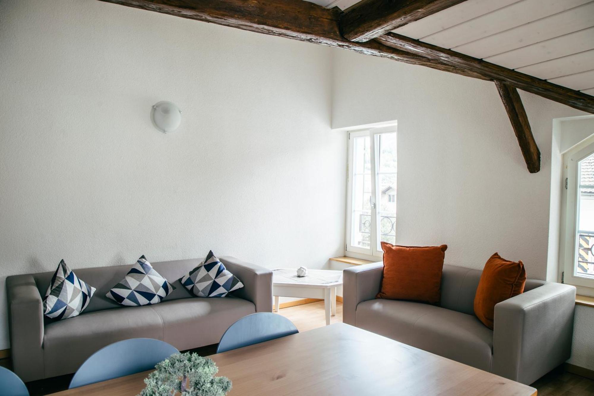 Nimbuzzz Apartments Unterseen Room photo