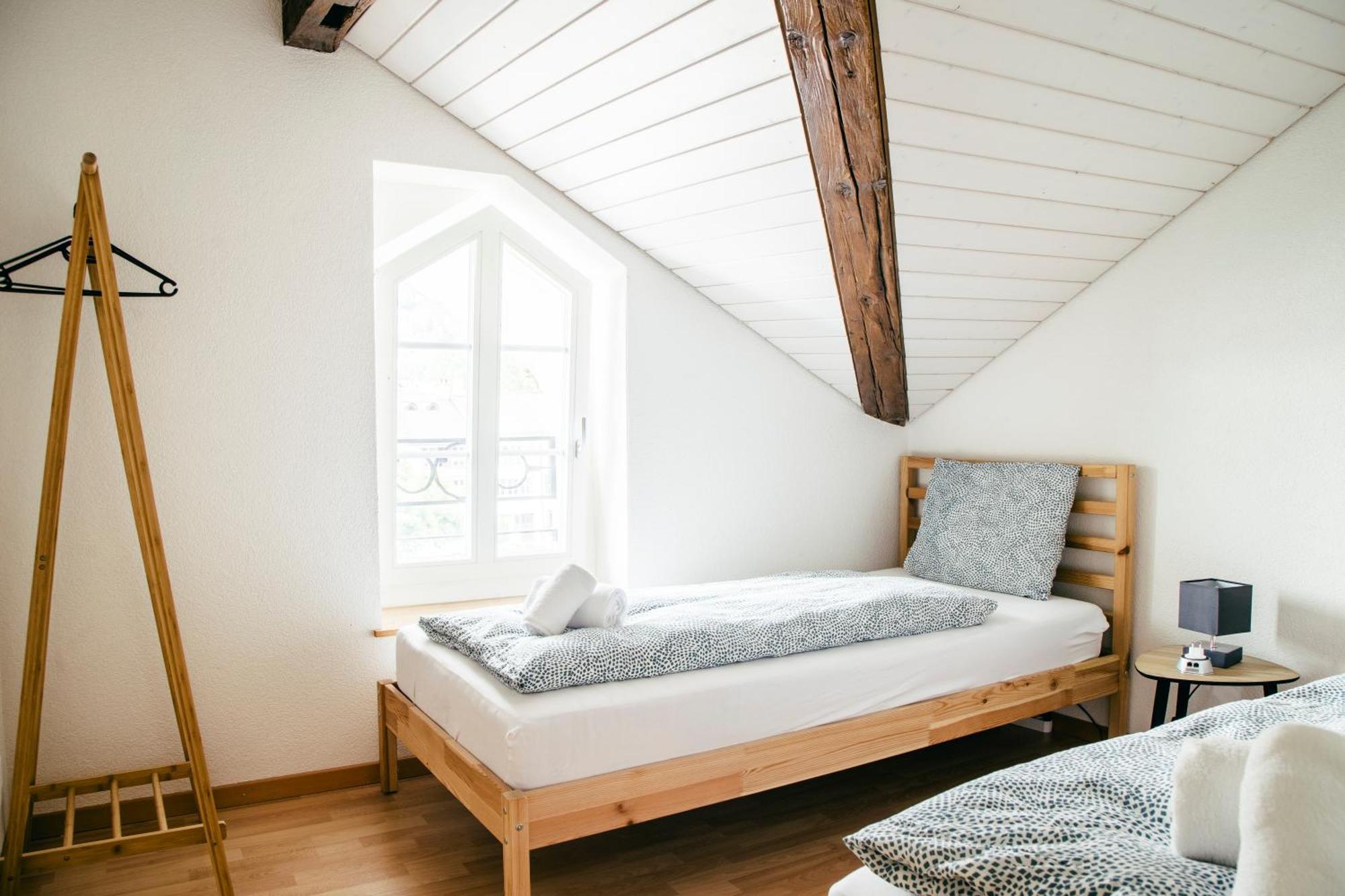 Nimbuzzz Apartments Unterseen Room photo